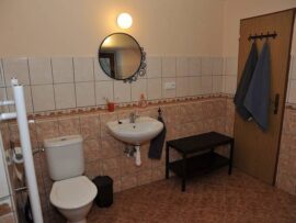 Přízemí Koupelna - Chalupa K Pronájmu Hořice Na Šumavě